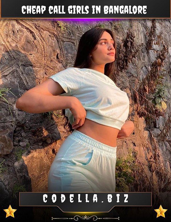 busty Cheap Call Girl in Bangalore