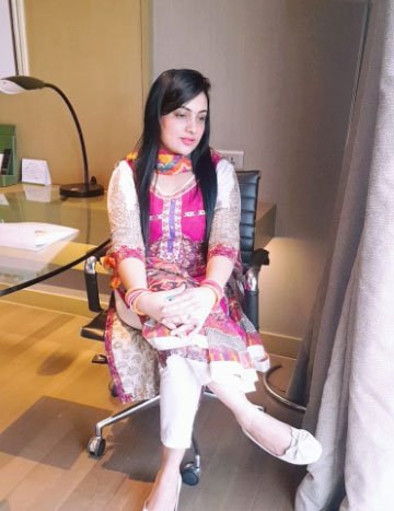 MG Road First Class Bangalore escort Ayushi