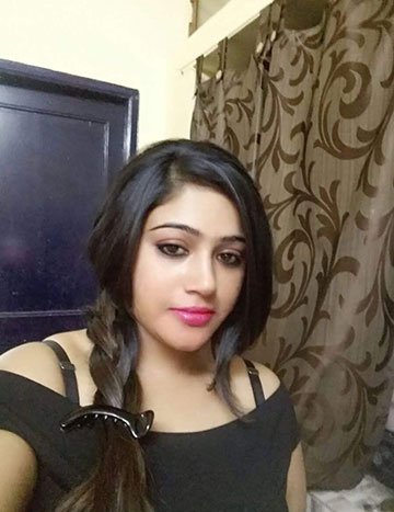 Elite Call girl Savitri in Bangalore